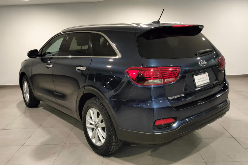 KIA Sorento  5 pts. LX, L4, TA, a/ac., 7 pas., RA-17 2019